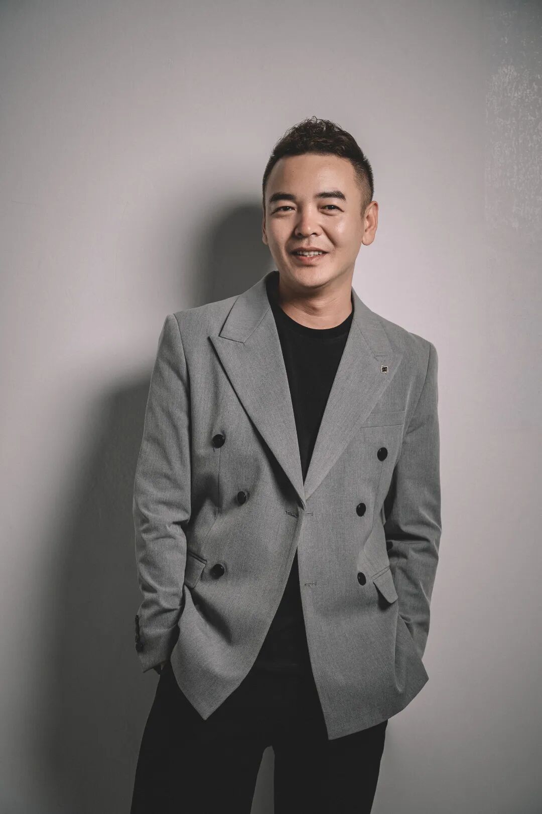 演唱者：韩忠照片.jpg