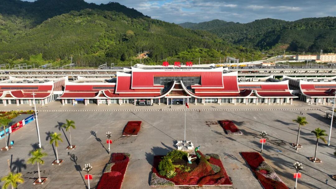 磨憨站-赵伟 (1).jpg