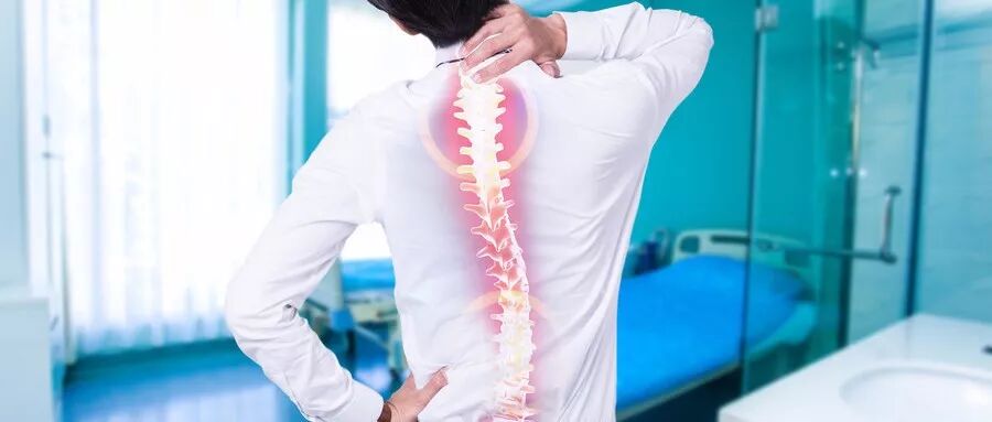 含胸、駝背、高低肩原來是脊柱側彎惹的禍？快來測測你的脊柱健康程度吧！ 健康 第4張