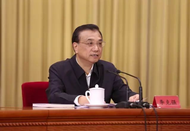 李克強:確保婦女享有與男子平等的土地權益