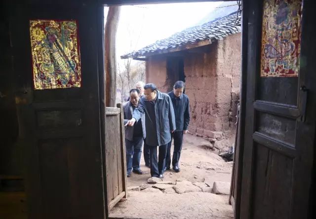 雲南考察丨李克強:一定讓你們盡快從大山深處搬出來