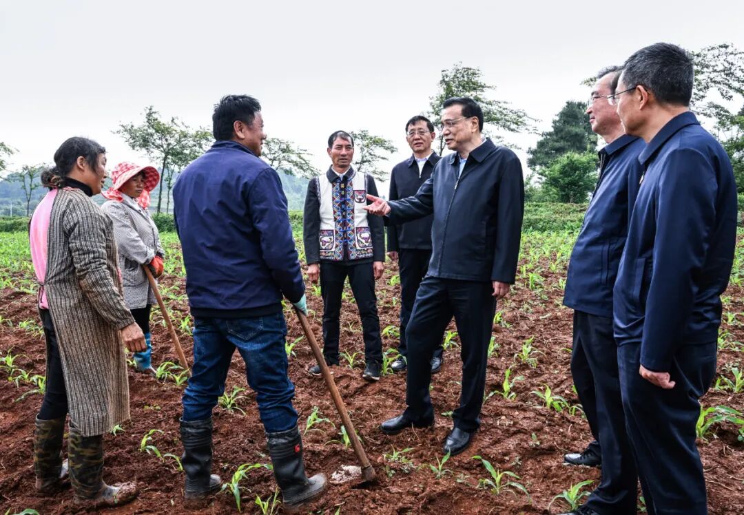 李克强在云南考察：上下齐心协力 加大市场主体纾困力度 切实稳就业保基本民生