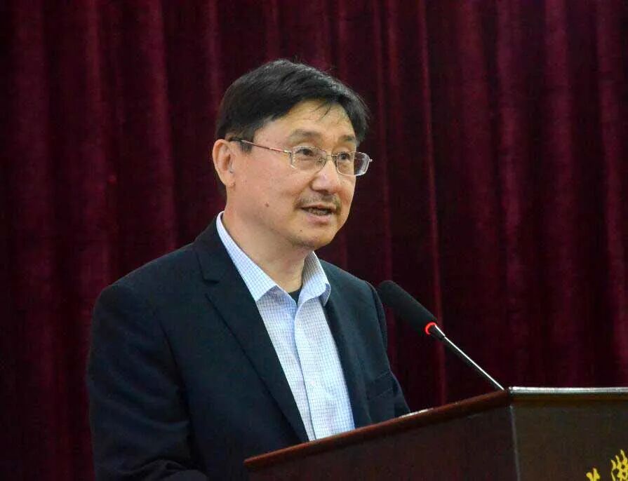 韩定旺表示,母校对他意义重大,是他奠定理想的起锚地,能为母校的建设