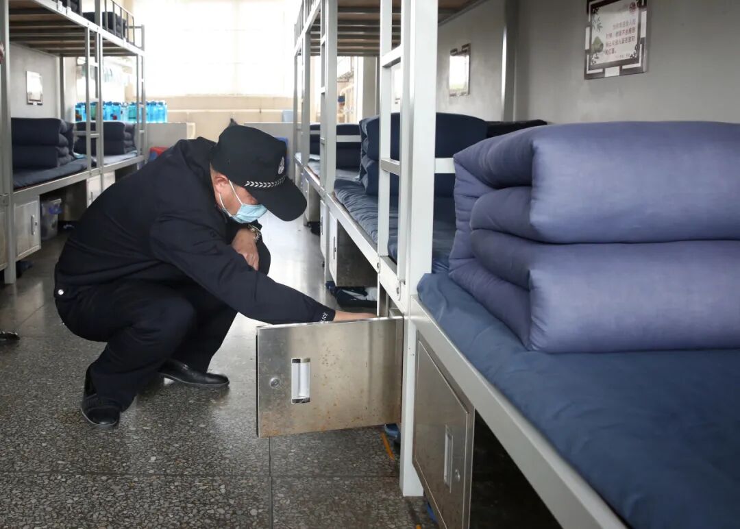 南宁监狱强化三个意识提高教育改造质量