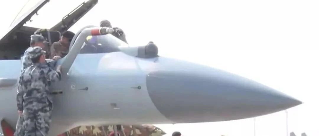 巴基斯坦上将试驾国产战机，返航后赞不绝口，歼10要出口了？