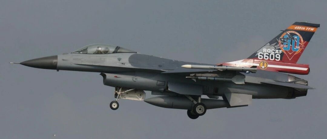 台军王牌战机坠毁！事发前正进行反登陆训练，反制解放军战术曝光？