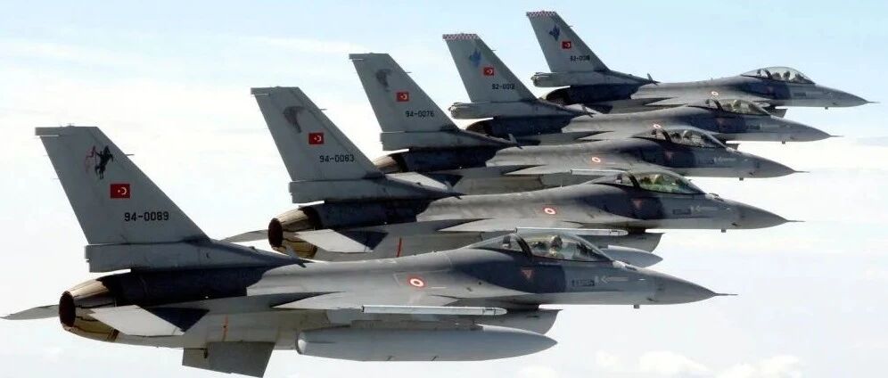 阿塞拜疆空军沦为摆设，14架米格29全部趴窝，后悔当初没买枭龙战机