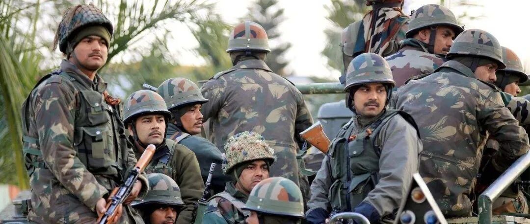 印度军队被声波武器攻击，大批士兵精神崩溃，狼狈撤离邻国高地