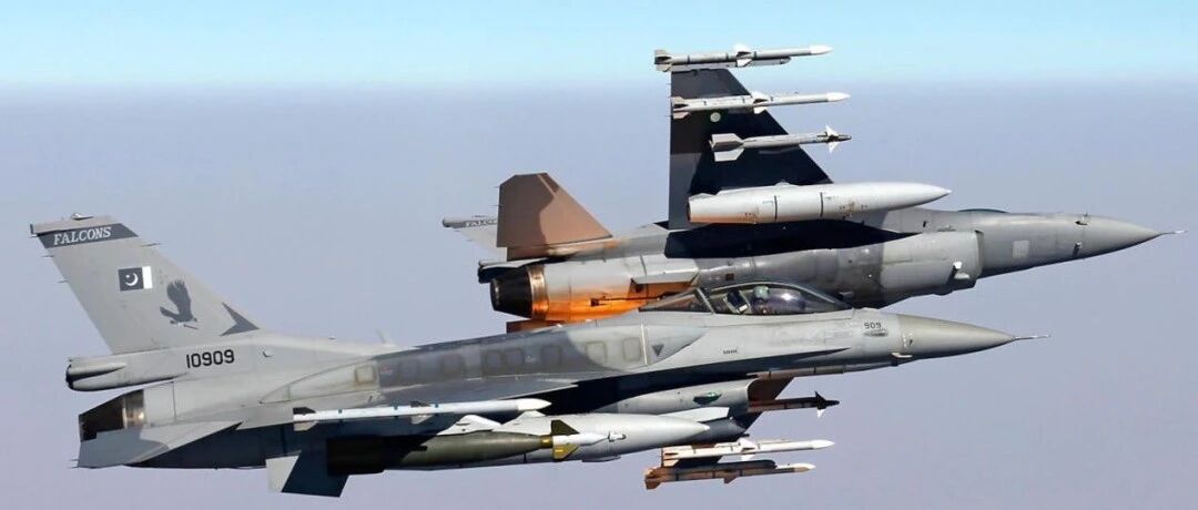 印度专家：歼10存在三个弱点，根本没法跟阵风比，巴基斯坦买了也没用