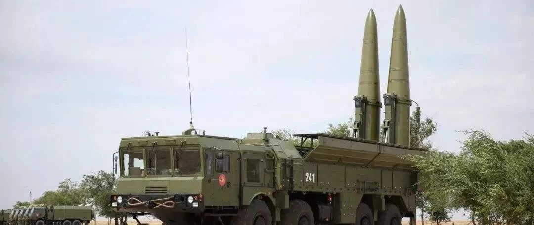 阿塞拜疆炮击城市，数百枚子母弹在街道爆炸，现场宛如炼狱！