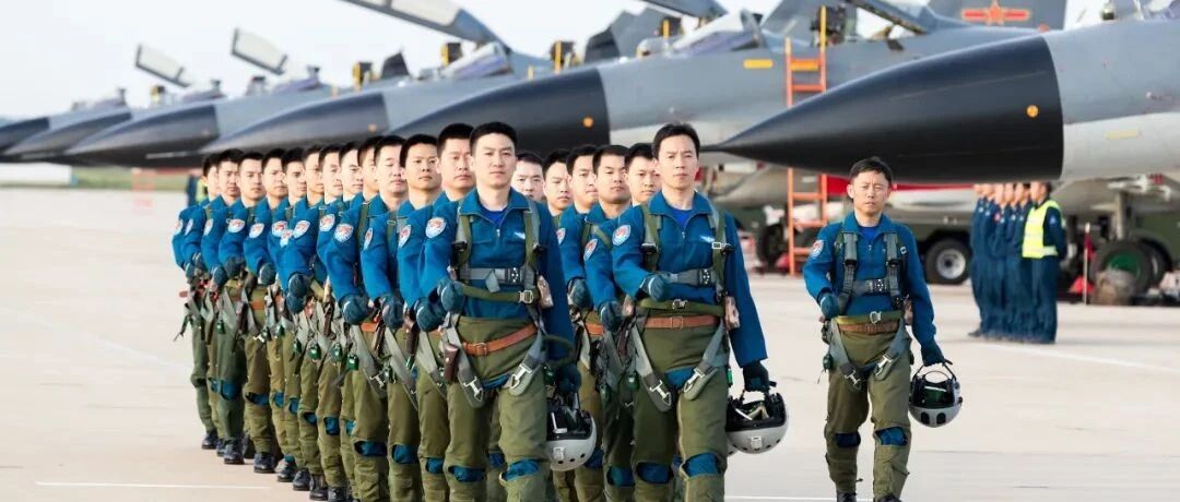 矮子与大个子都不能开歼20，大批王牌飞行员被淘汰，真的合理吗？