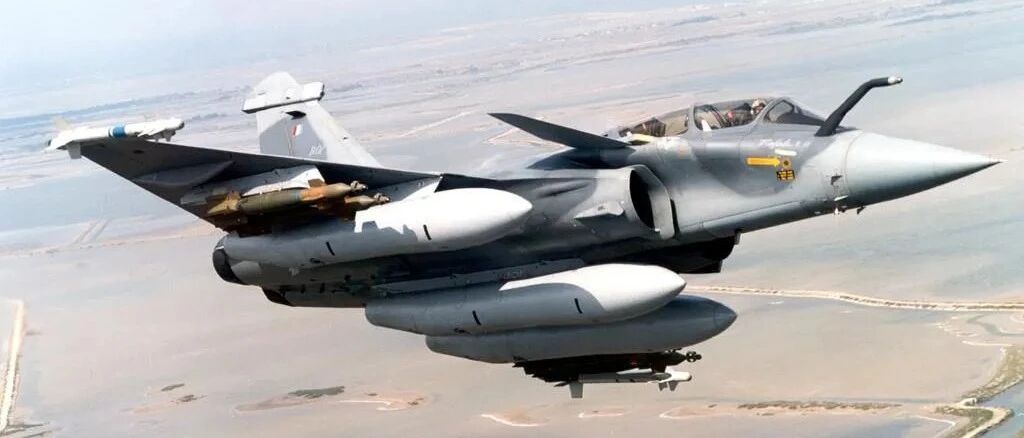 印度专家经过仔细评估后，坚信阵风战机强于歼20，并拿出了3个依据