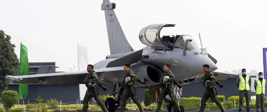 印度空军仍心存幻想，歼8都能击落F22，阵风有机会战胜歼20