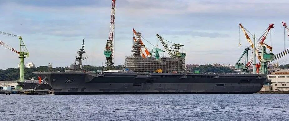 日本航母施工现场曝光，可搭载28架舰载机，美国全力提供支持