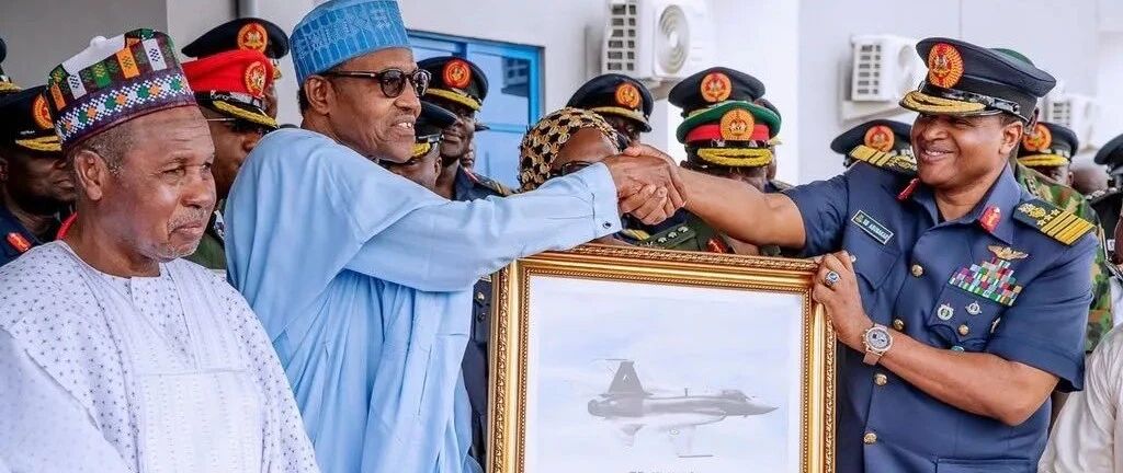 枭龙战机获得新订单，性能接近歼10C，价格仅为阵风七分之一