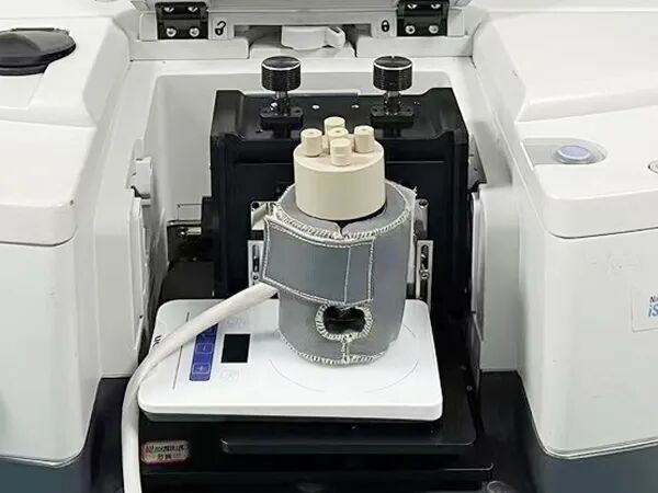 原位红外ATR助力Cuδ+位点的界面稳定化，用于持久电化学还原硝酸盐制氨