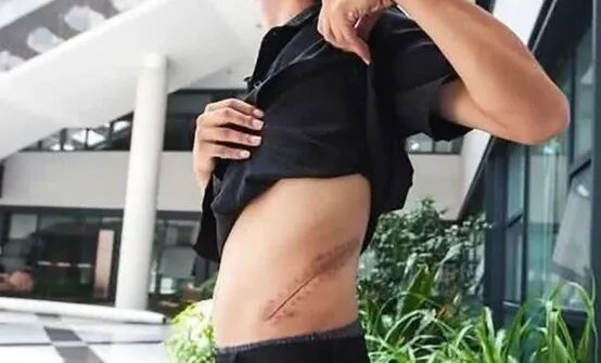 “我17岁卖肾买手机”“我18岁卖身买裙子”：9年后，到底谁