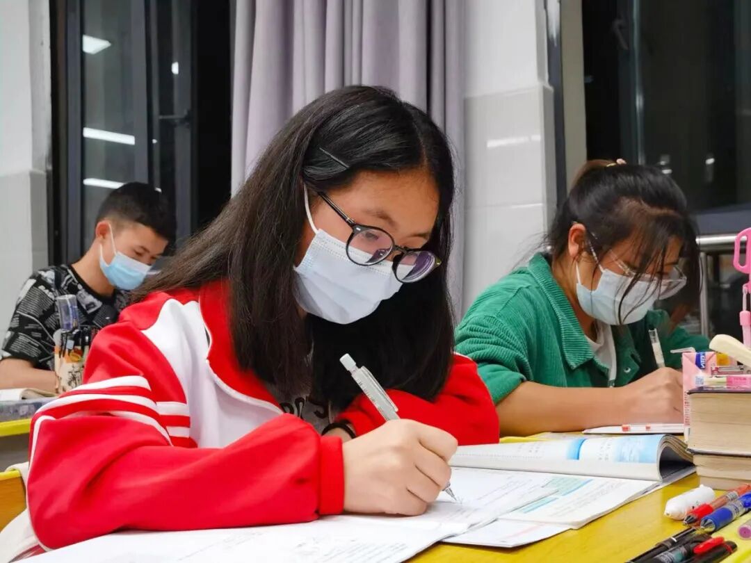 吹尽黄沙始见金】——高考结束,我们应该明白……_文山景尚中学