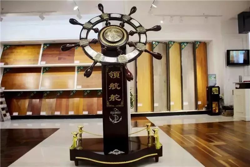 地板橫著(zhù)鋪還是豎著(zhù)鋪_北方鋪木地板好嗎?_地板哪個(gè)木種好