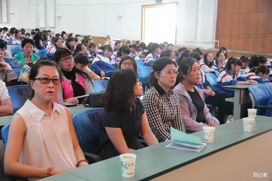 德国F十U教育集团项目(亚洲)主管熊火金博士深入靖远职专考察 德国F十U教育集团项目(亚洲)主管熊火金博士深入靖远职专考察