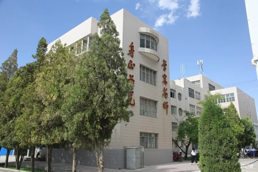 德国F十U教育集团项目(亚洲)主管熊火金博士深入靖远职专考察 德国F十U教育集团项目(亚洲)主管熊火金博士深入靖远职专考察