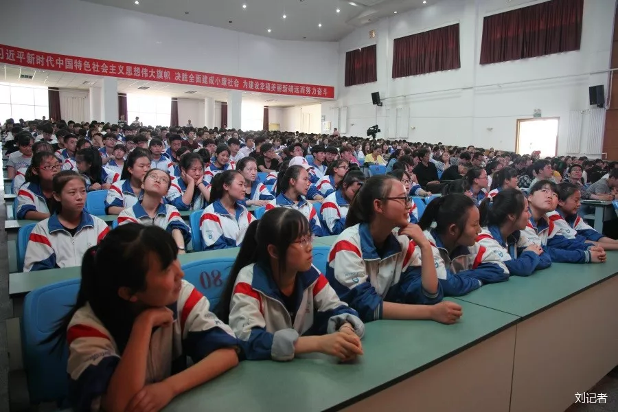 德国F十U教育集团项目(亚洲)主管熊火金博士深入靖远职专考察 德国F十U教育集团项目(亚洲)主管熊火金博士深入靖远职专考察