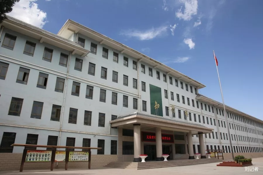 德国F十U教育集团项目(亚洲)主管熊火金博士深入靖远职专考察 德国F十U教育集团项目(亚洲)主管熊火金博士深入靖远职专考察