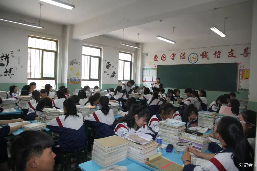 德国F十U教育集团项目(亚洲)主管熊火金博士深入靖远职专考察 德国F十U教育集团项目(亚洲)主管熊火金博士深入靖远职专考察