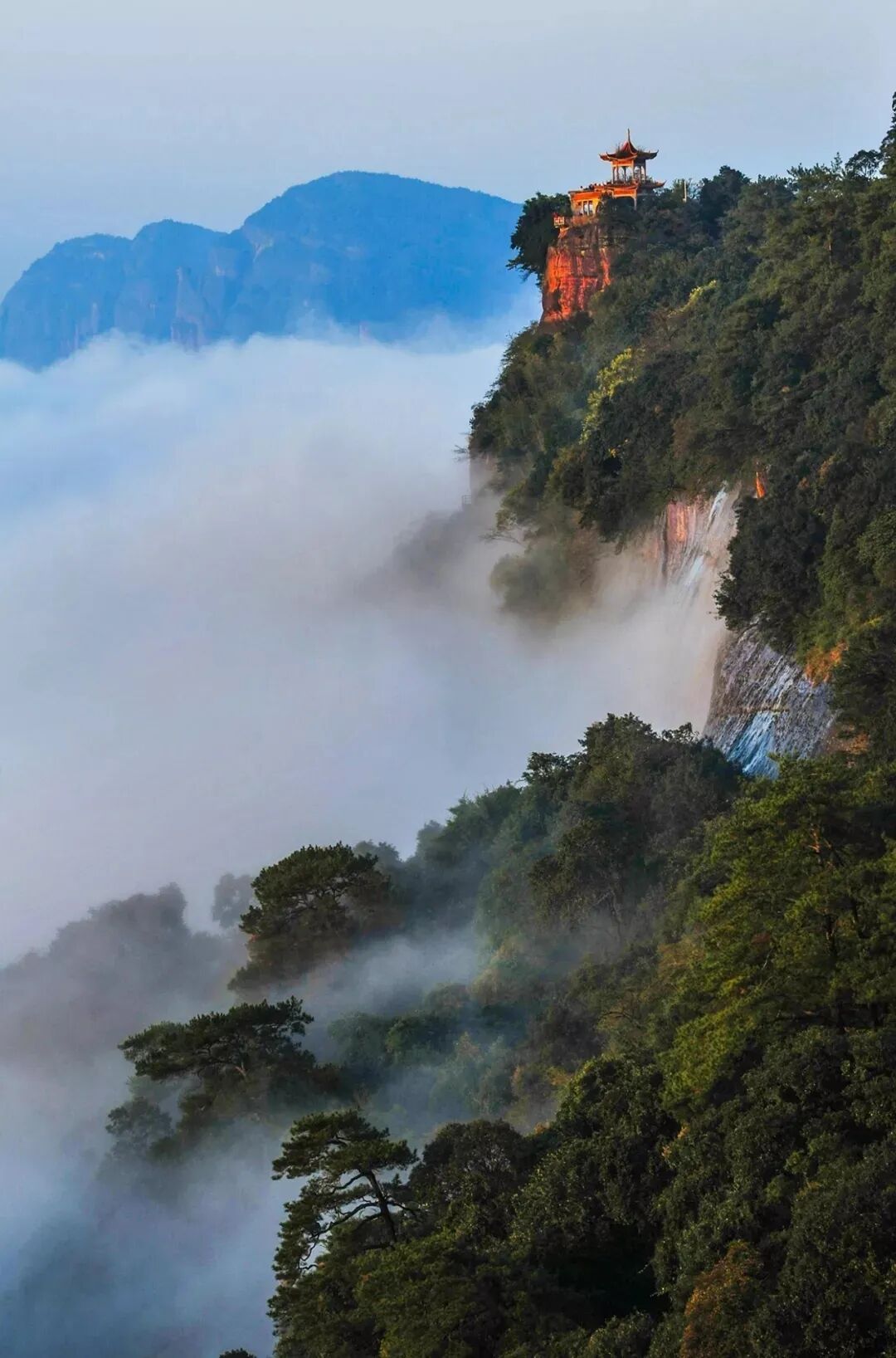 观日亭晨曦 赖有泉.webp.jpg