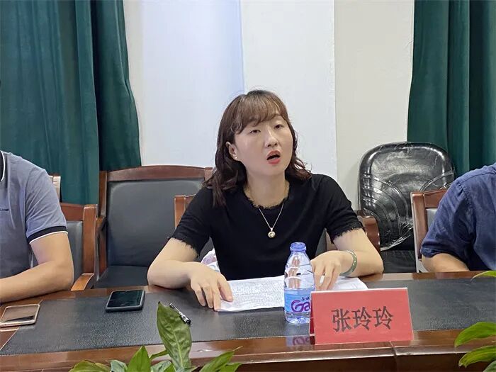 最后,张玲玲副局长在会上作重要讲话.