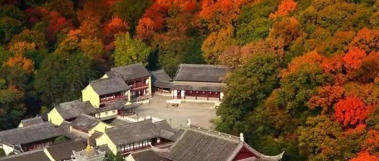 来栖霞山赏玄光，感受自然与建筑的邂逅