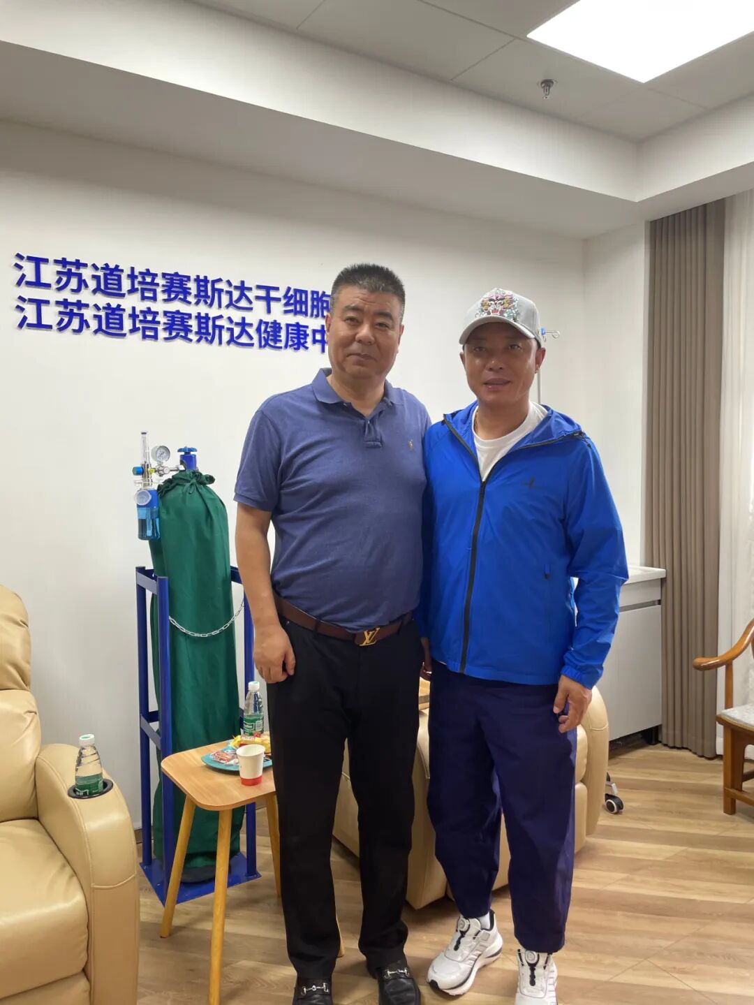 著名歌手"黑龙"晏明龙莅临道培赛斯达干细胞库参观体验