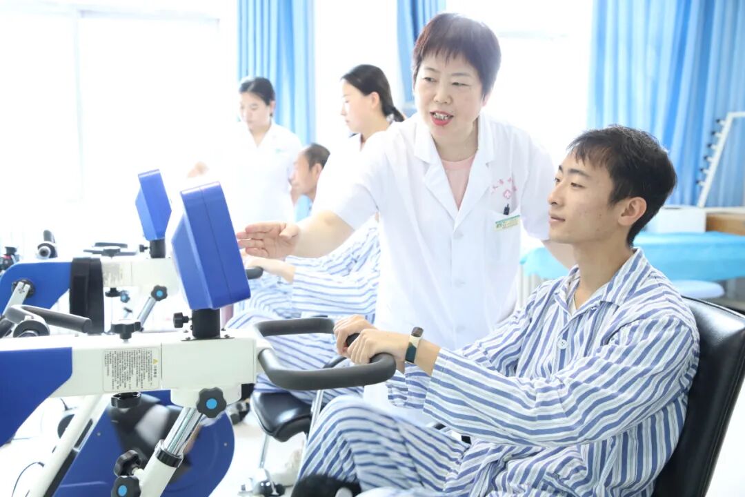 电动站立床怎么安装电动起立床：天天站，到底有啥用呀？_https://www.jmylbn.com_新闻资讯_第2张