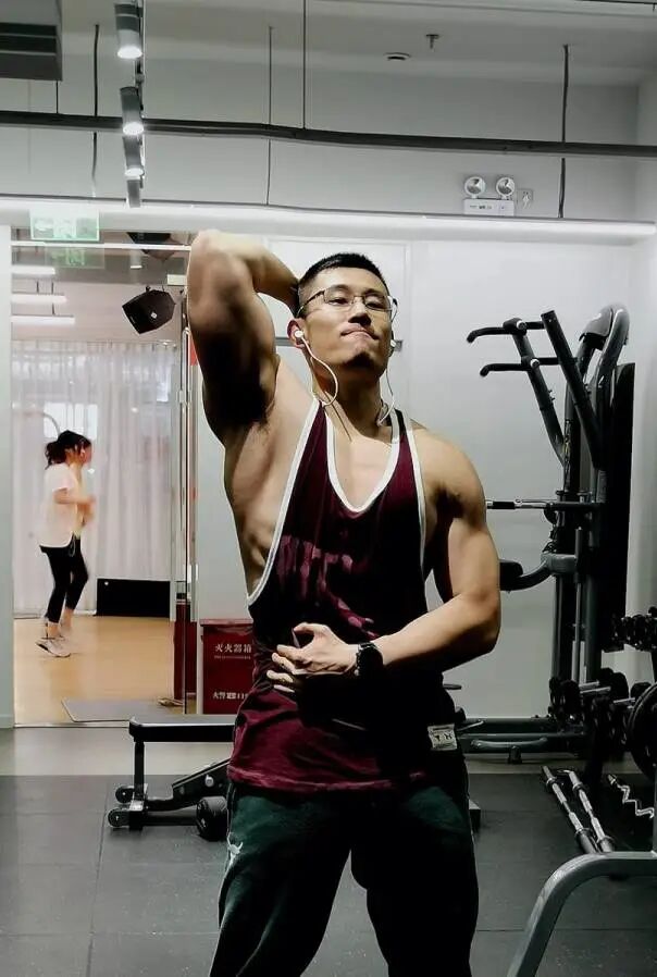 【健身榜样】篮球裁判爱上健美,疫情难阻备赛dms决心,他是…… - dms
