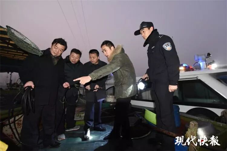 盐城警方捣毁地下鱼市 缴获各类水产品1000多斤