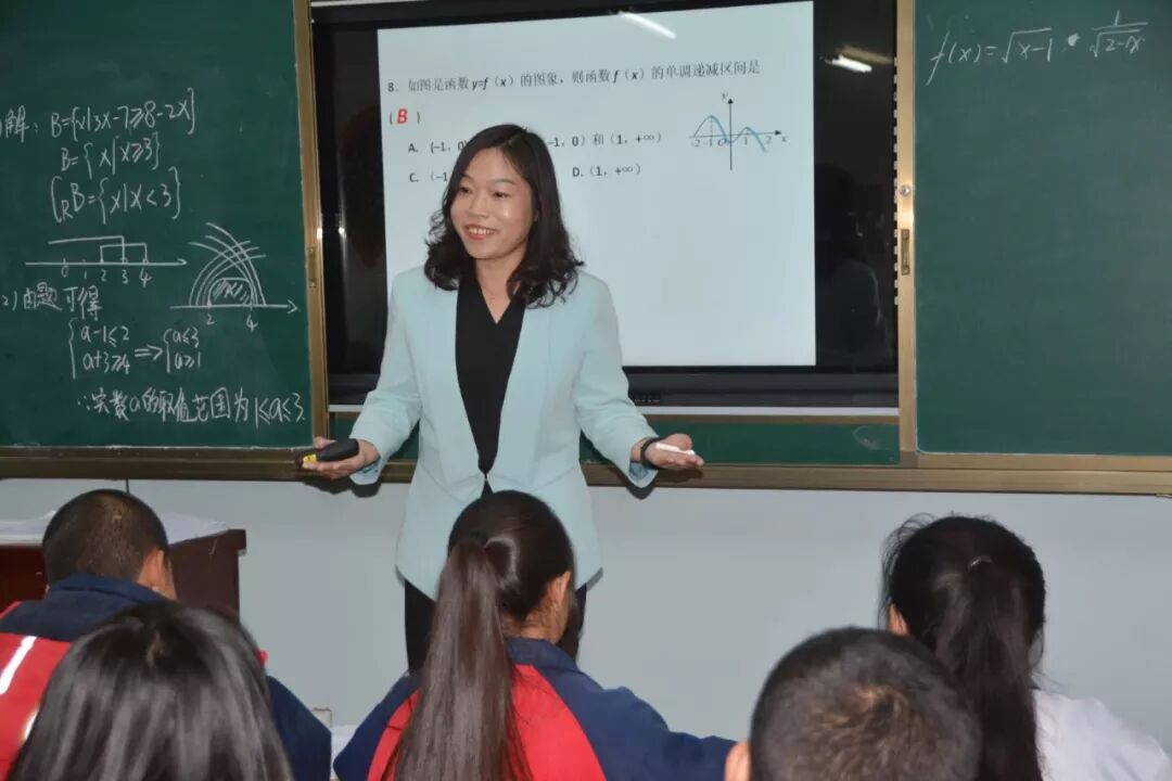 教师伉俪携手支教 200余篇日记镌刻援疆师生情