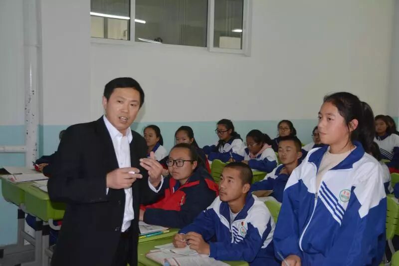 教师伉俪携手支教 200余篇日记镌刻援疆师生情