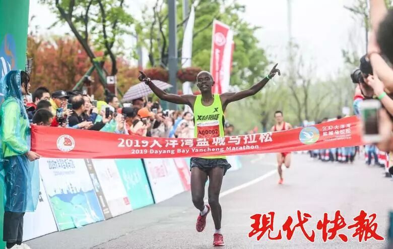 首届“盐马”万名跑友激情畅跑 奔出盐城力量