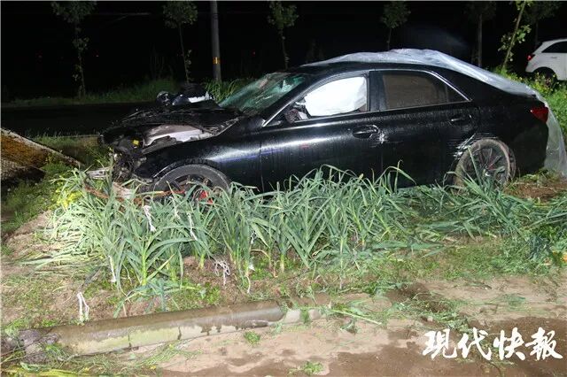 盐城一驾驶员肇事逃逸 车祸现场两人死亡