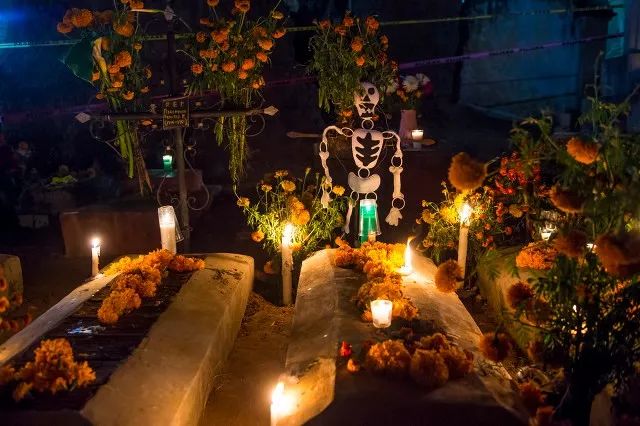 《尋夢環遊記》帶火了墨西哥亡靈節，超震撼的「墓地狂歡」你想試試嗎？ 旅遊 第7張