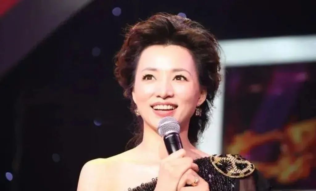 消失的董卿决绝而惨烈