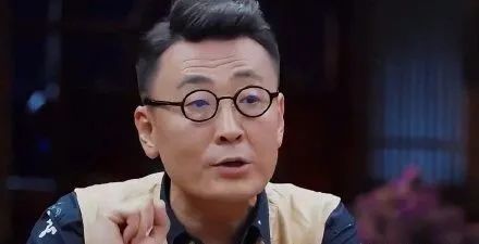 云直播大秀真的假的_大秀尺度大直播app免费下载_金星直播大秀