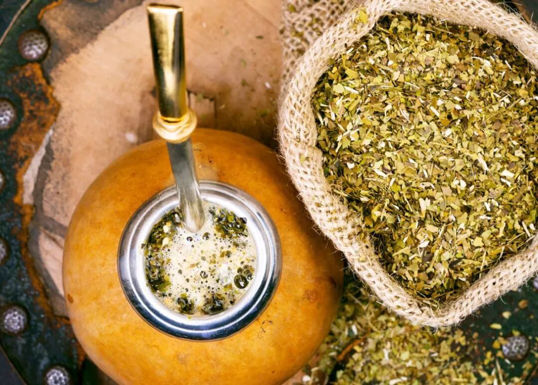 阿根廷输球梅西表示拒绝背锅并拿出了他的马黛茶