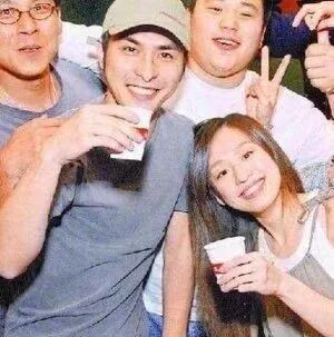 王心凌的“狗皮膏药”前男友：一句话毁了王心凌，如今年近40还靠父母救济疑精神出问题（组图） - 3
