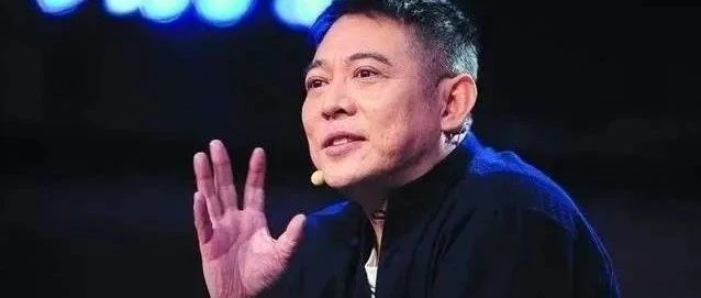 李连杰娇妻利智罕见露面!