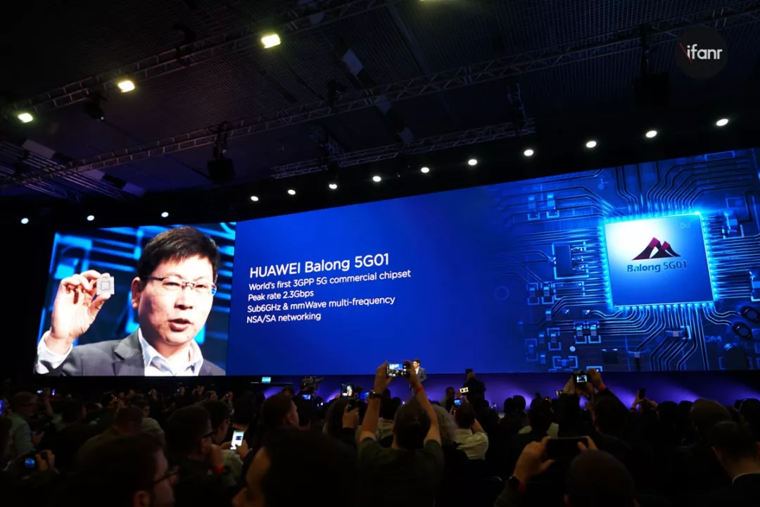 华为发布全球首款全面屏 MateBook 华为发布全球首款全面屏 MateBook