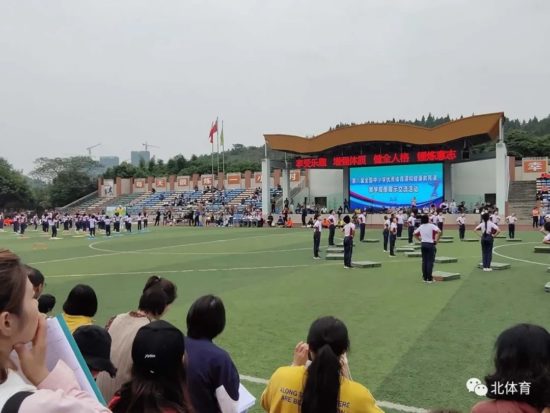 初中队列队形训练_队列训练教案下载_警察队列队形训练