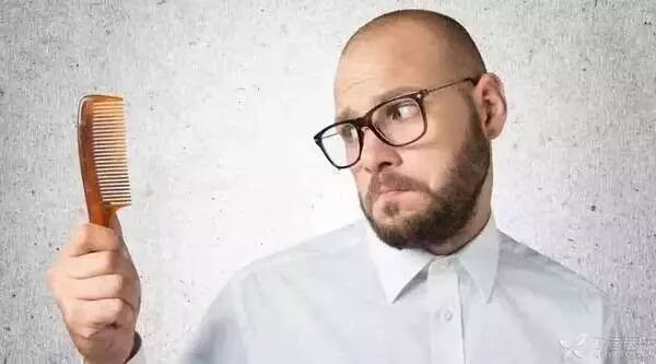 2岁半孩子成片掉头发，竟跟父母想让他读个好幼儿园有关