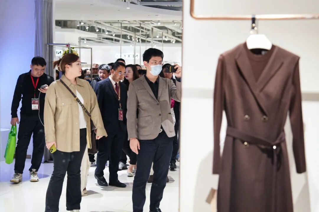 “向新聚力 质赢未来” 2024中国服装论坛高精尖创新大会成功在于都召开！