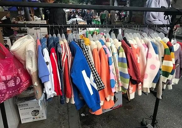 爆红的地摊经济能否为纺织服装业库存找到出路